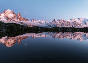 CREPUSCULE SUR LE MASSIF DU MONT BLANC – FRANCE